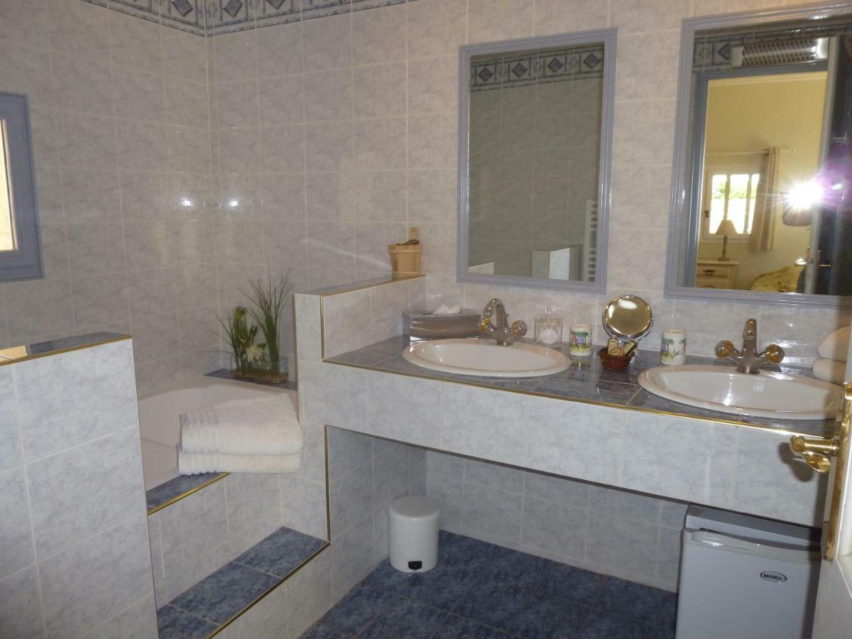 Les Taillades Les Chambres Des Taillades المظهر الخارجي الصورة